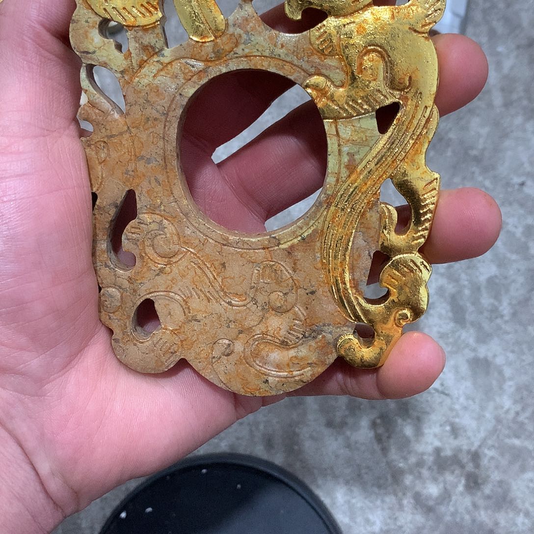 地****透闪石质玉未镶嵌颈饰