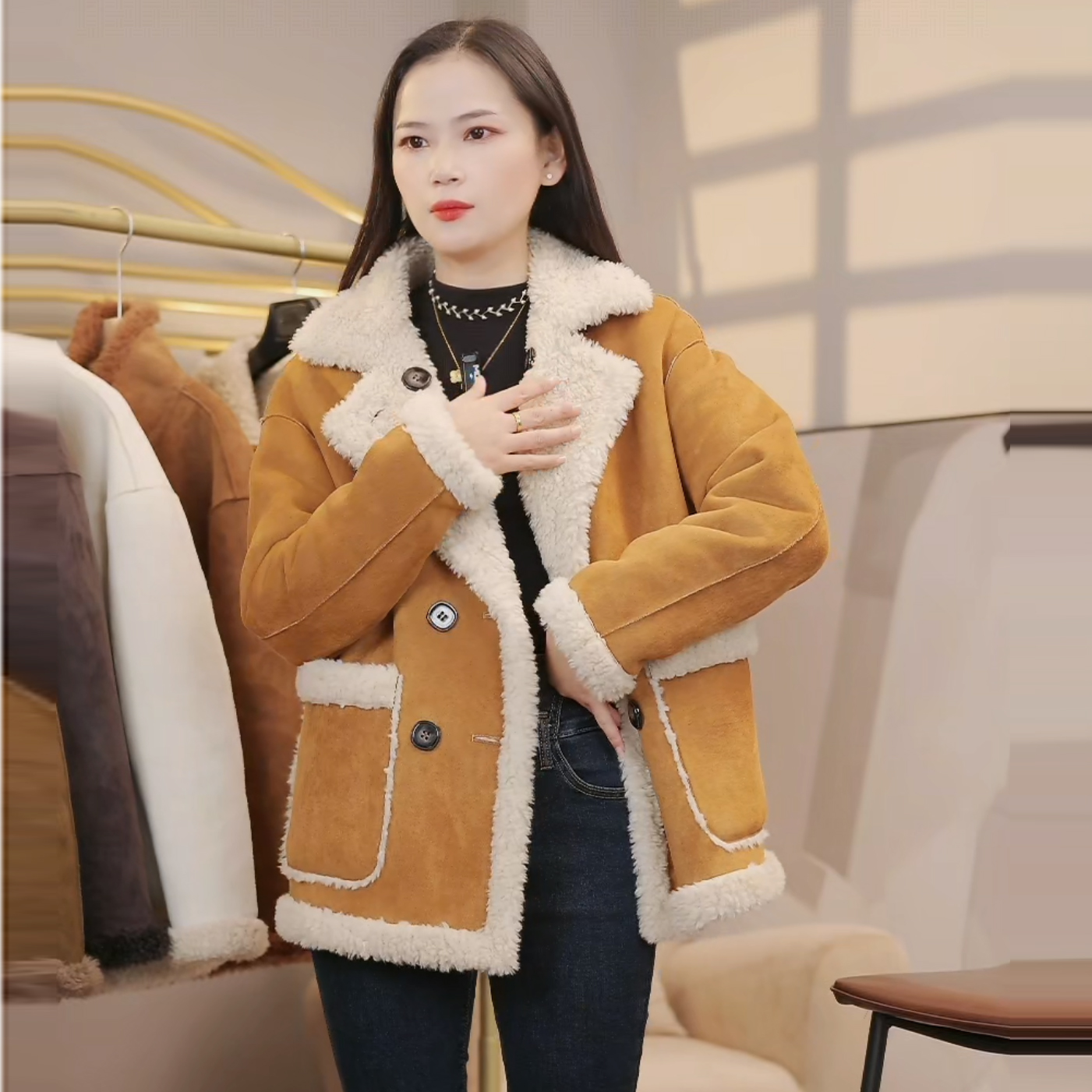 2025海宁两面可穿羊毛新款保暖羊筋绒外套女士宽松型加厚女装冬季
