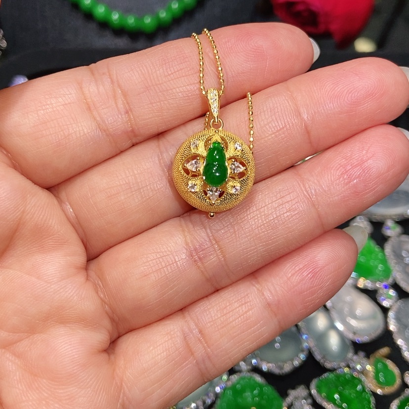 【闪购商品】翡翠颈饰未镶嵌天然翡翠