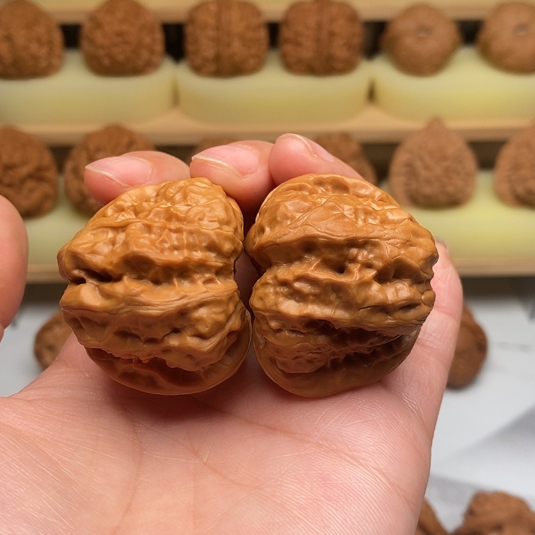 桃核吊坠蛤蟆头40尺