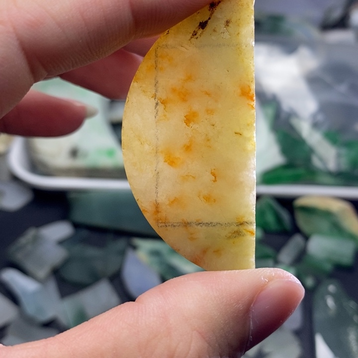 翡翠未镶嵌颈饰翡翠