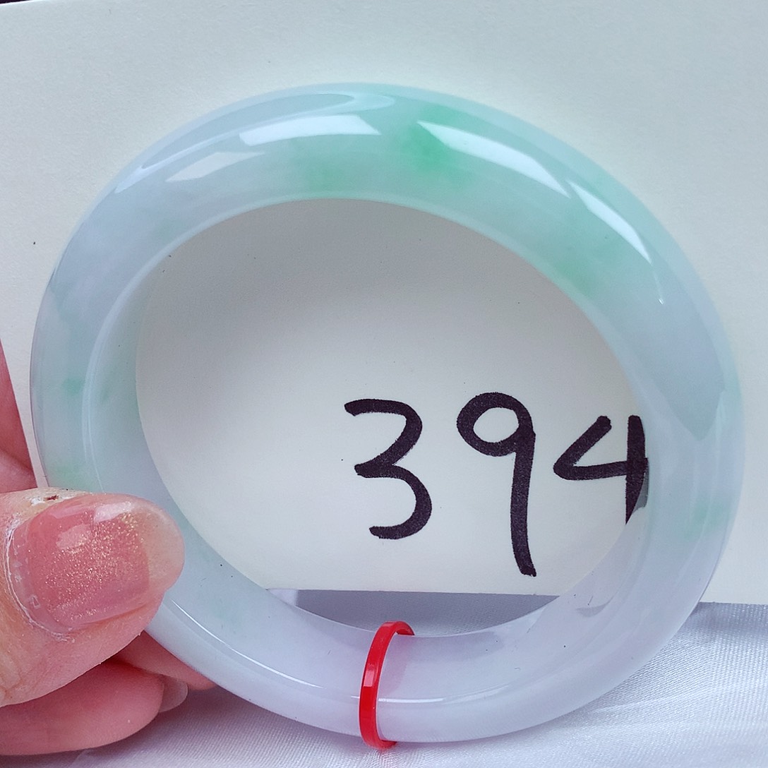 翡翠手镯未镶嵌翡翠