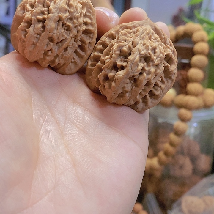 【闪购商品】文玩核桃把件39蜡皮霞云岭