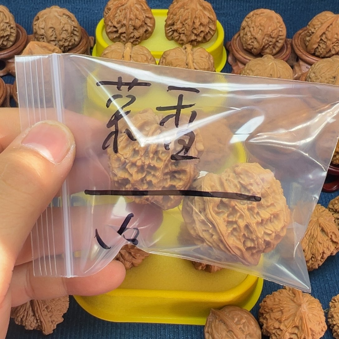 茶***锦大叶紫檀（黑酸枝木类）