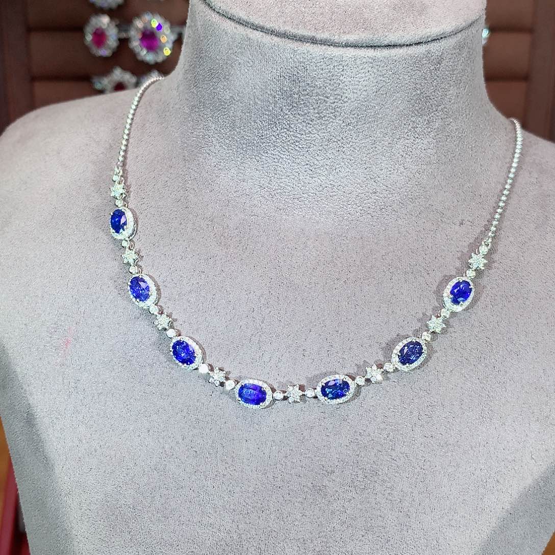 蓝宝石项链18K金镶嵌3.84ct/天然宝石/七天无理由