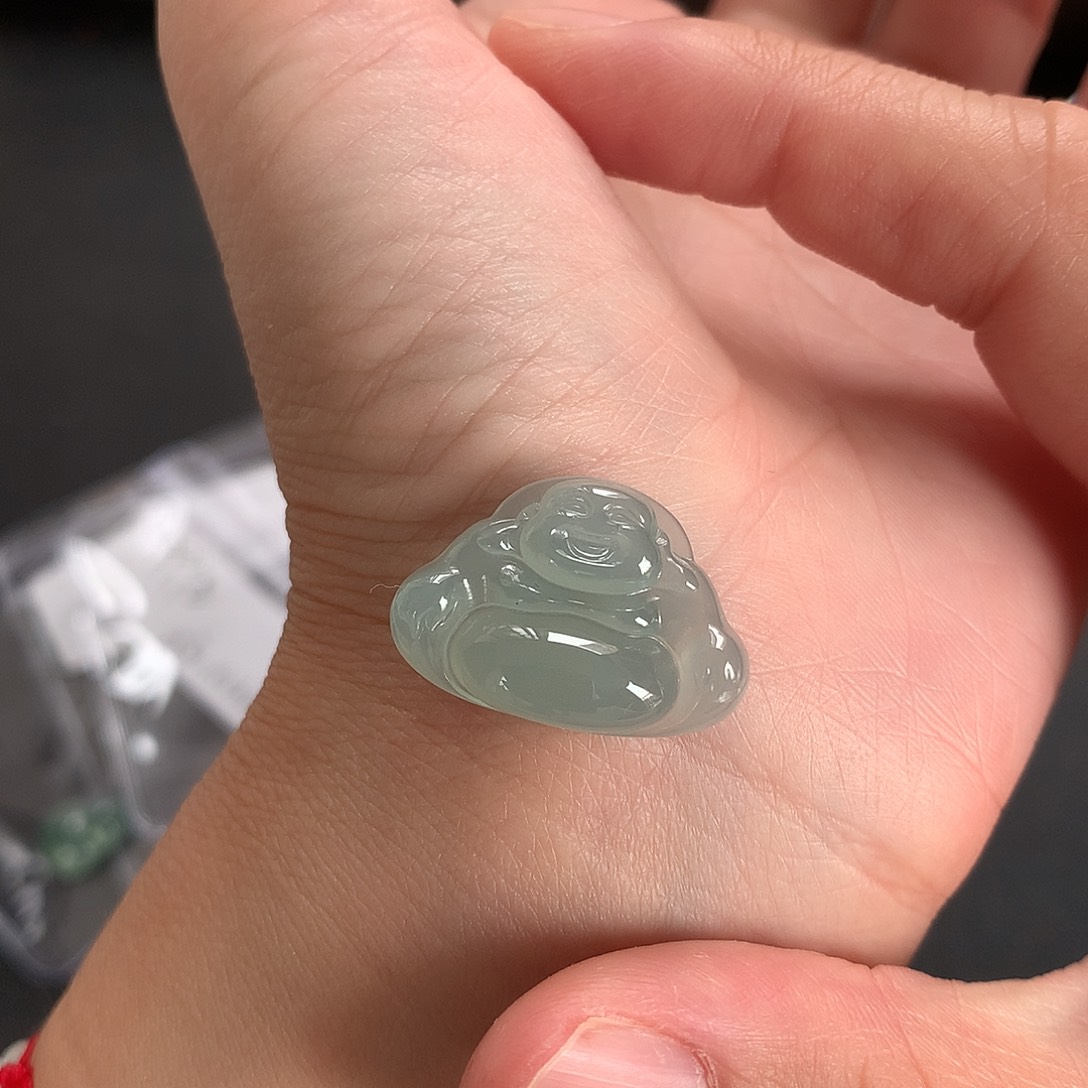 翡翠未镶嵌颈饰佛公