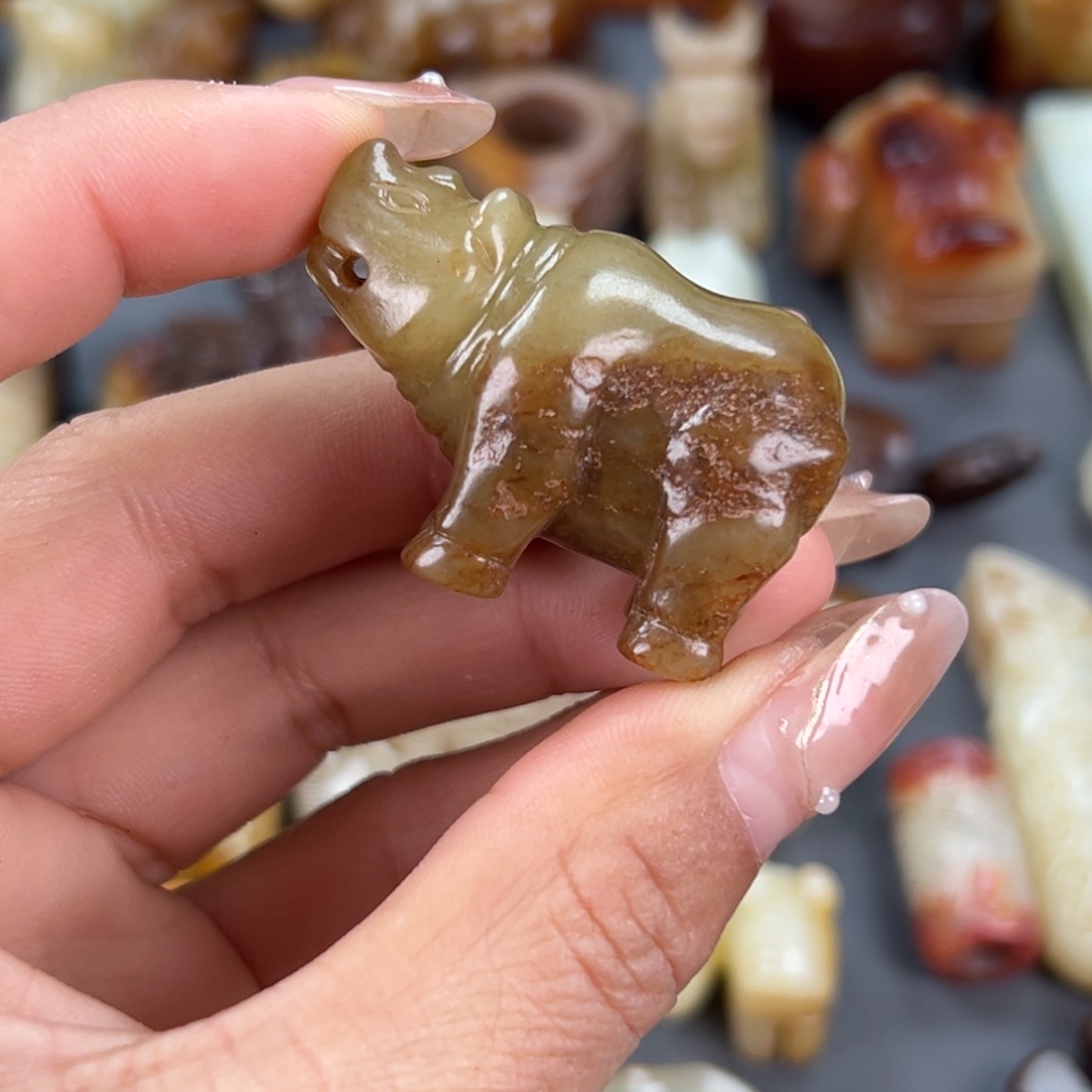 和田玉（糖玉）颈饰未镶嵌