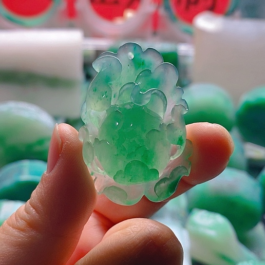 石英质玉颈饰未镶嵌