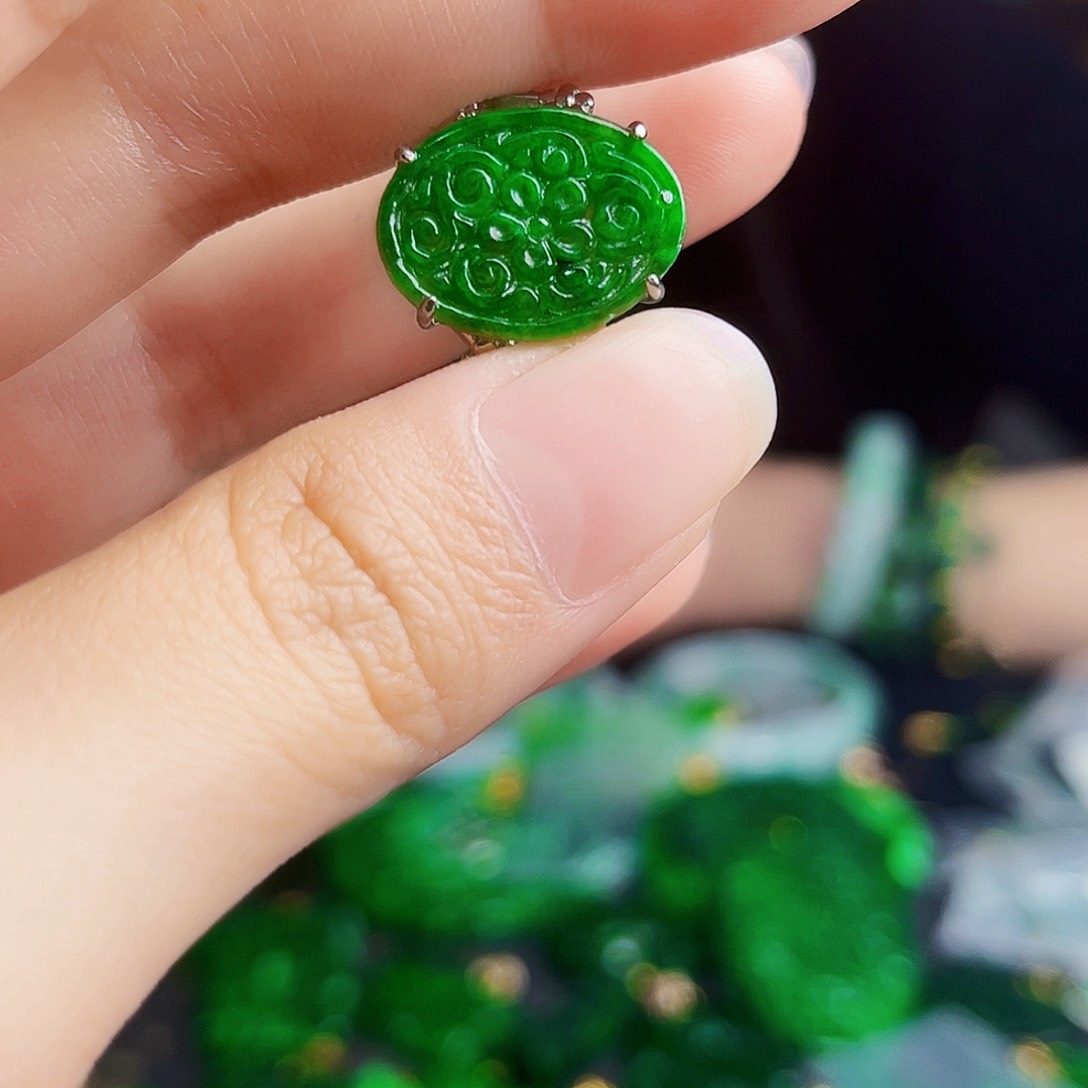 颈饰银S925镶嵌翡翠多样性