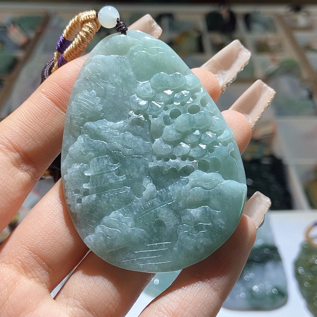 翡翠颈饰未镶嵌天然