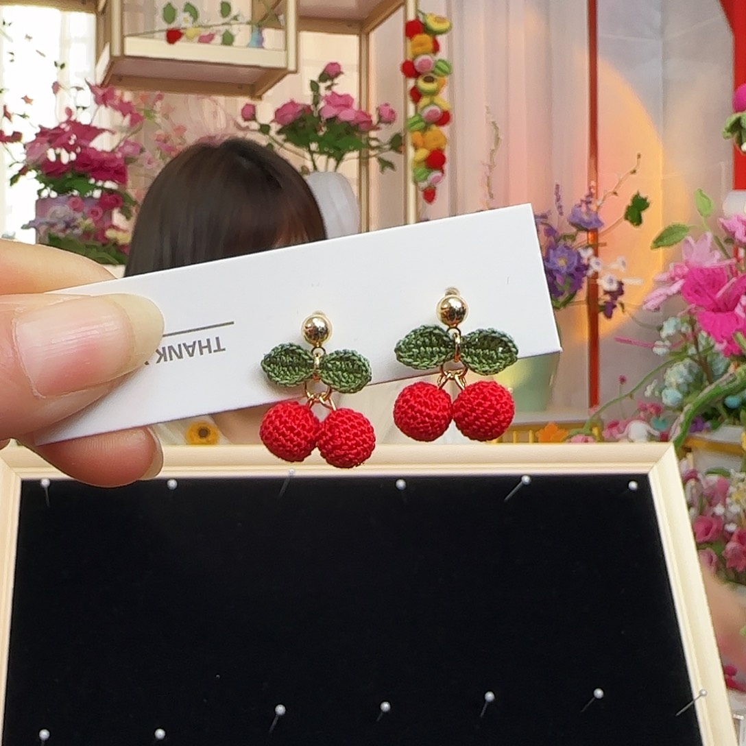 手工钩织设计耳钉