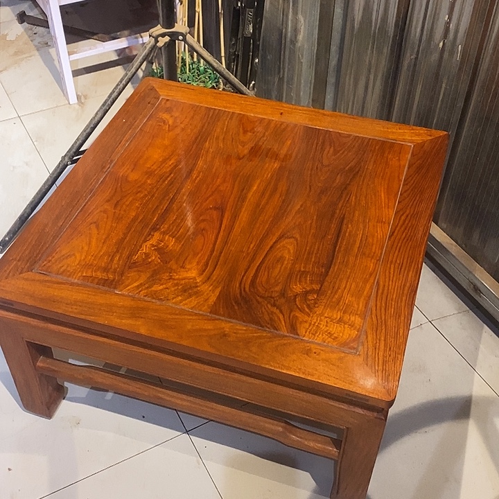 绒质实木方桌饭桌