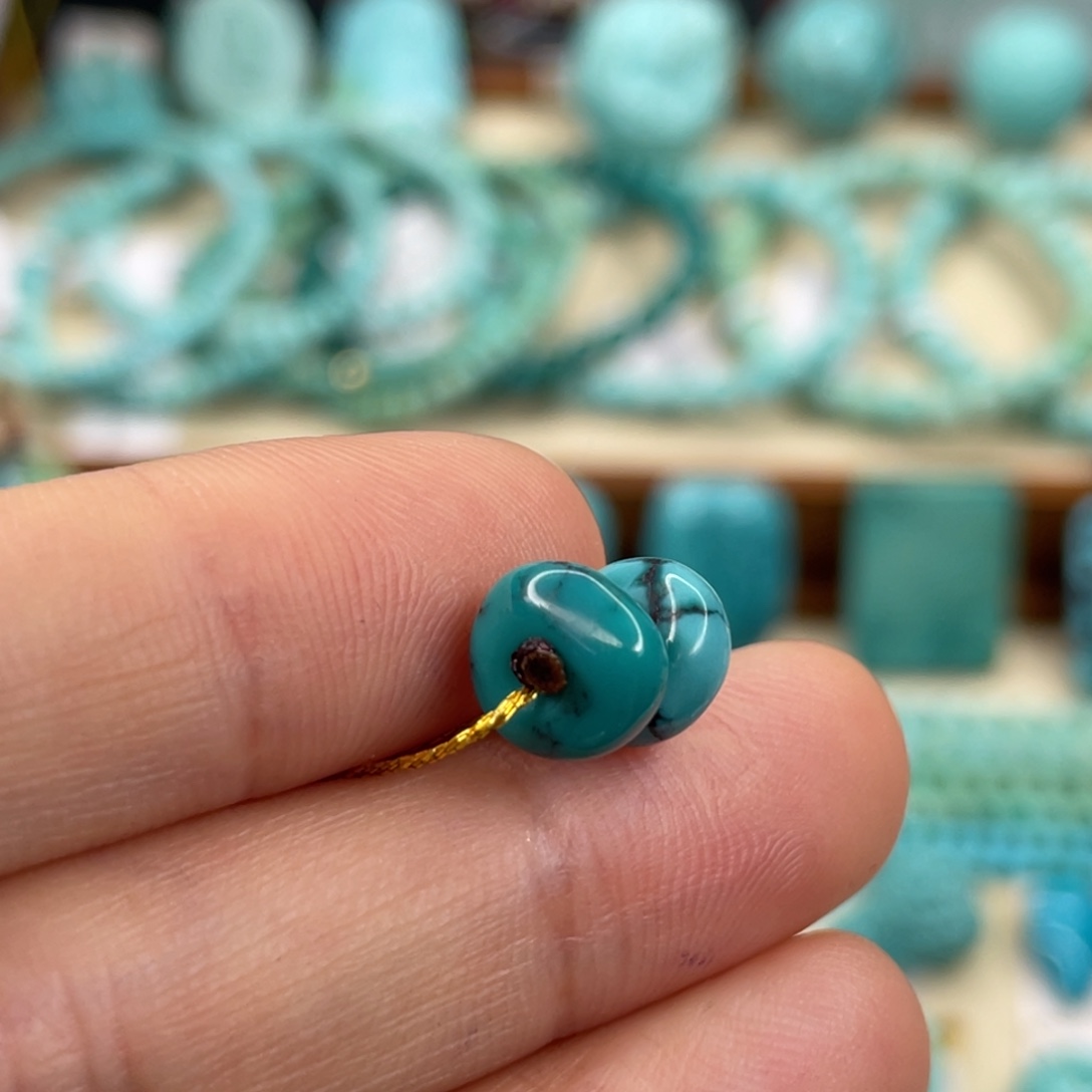 绿松石未镶嵌颈饰