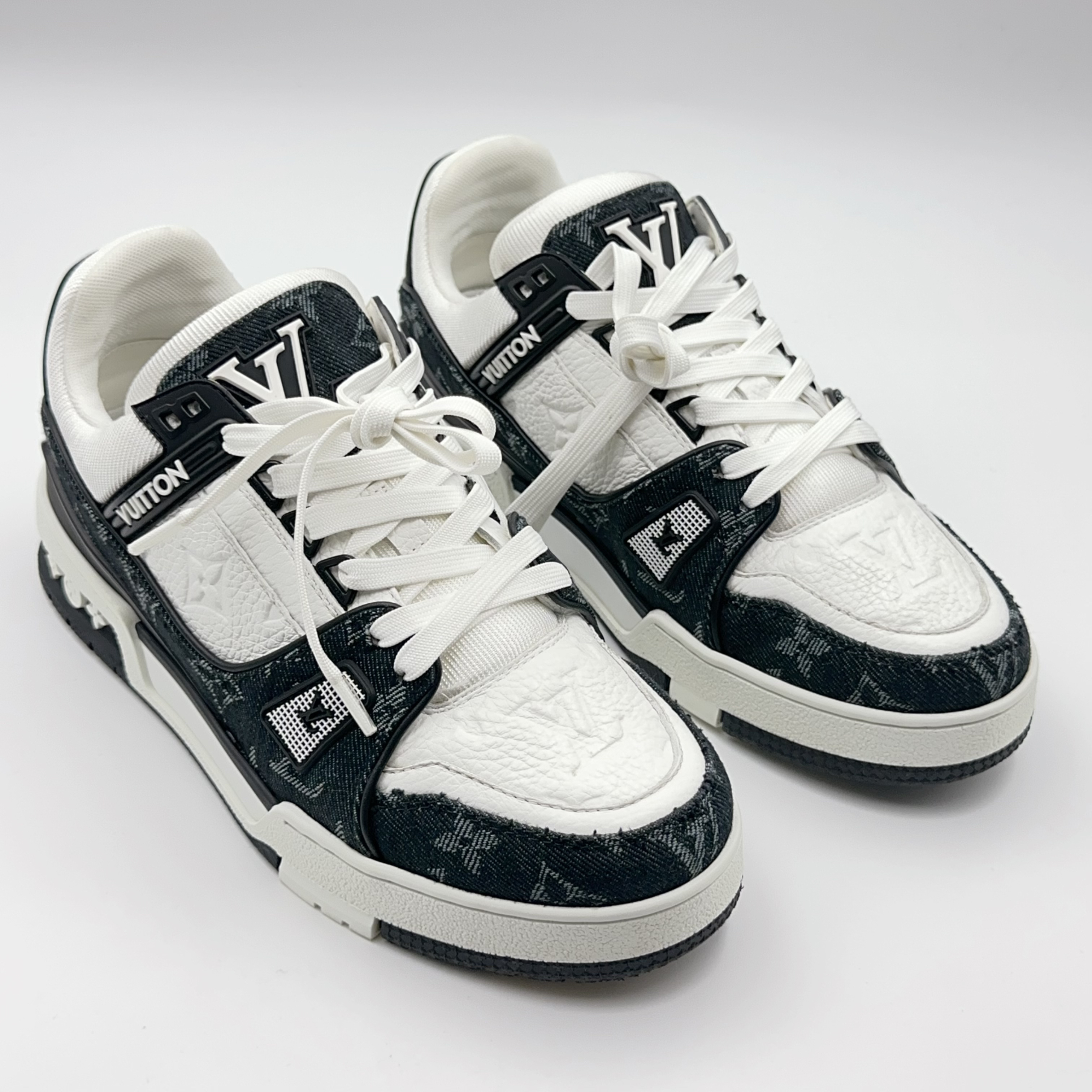 95新 LouisVuitton/路易威登 /37码98新/熊猫黑白trainer/00655