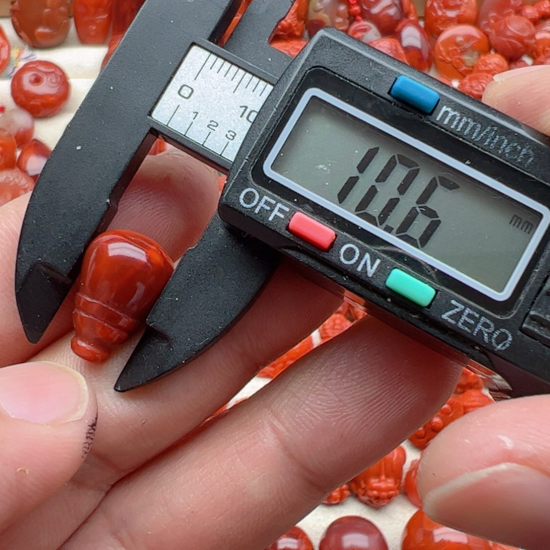 南红玛瑙配饰未镶嵌