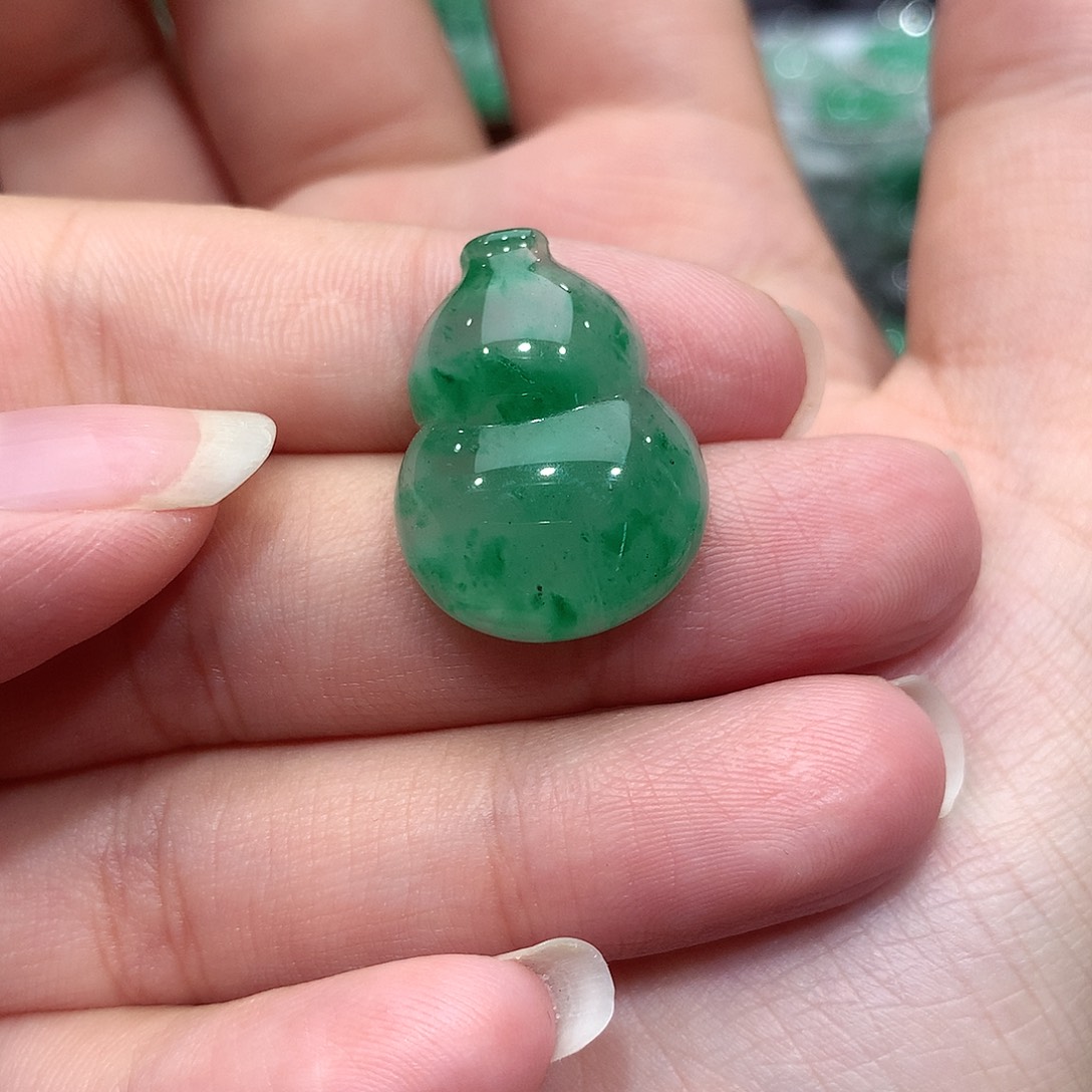 未镶嵌非洲翠石英质玉（非洲翠）