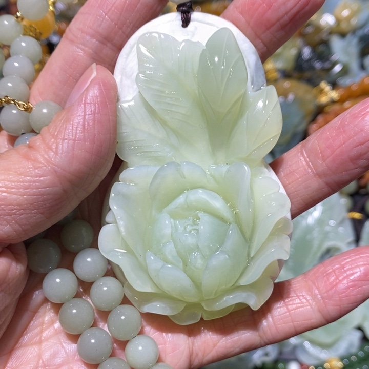 岫玉岫玊吊坠未镶嵌