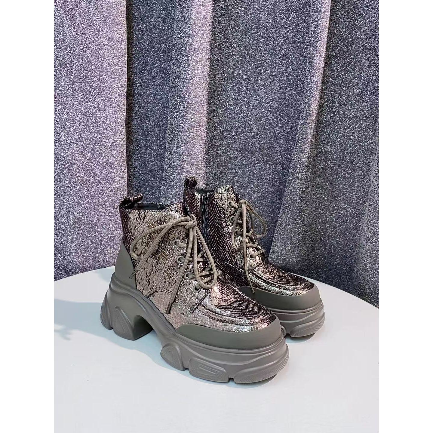 C2350 枪色 高端粗跟圆头真皮厚底短靴 马丁靴