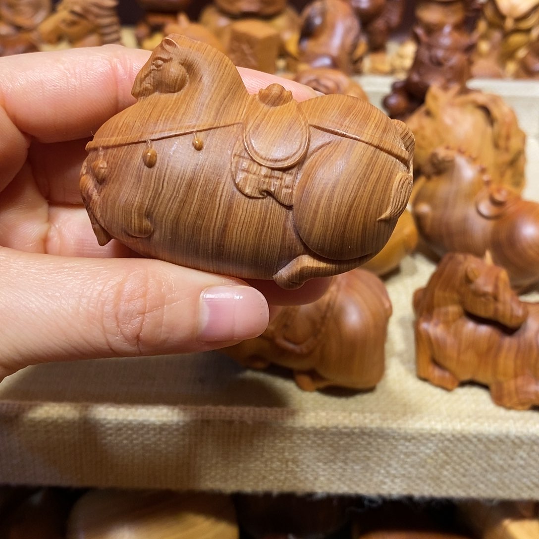 柏木（崖柏）康崖柏手把件，唐马