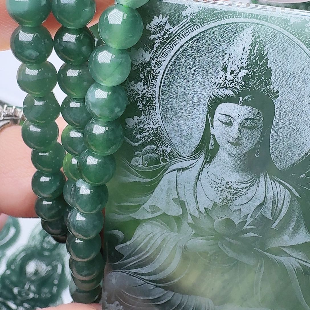 翡翠未镶嵌颈饰多样性发其一