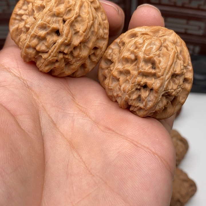 文玩核桃吊坠41肚三角白