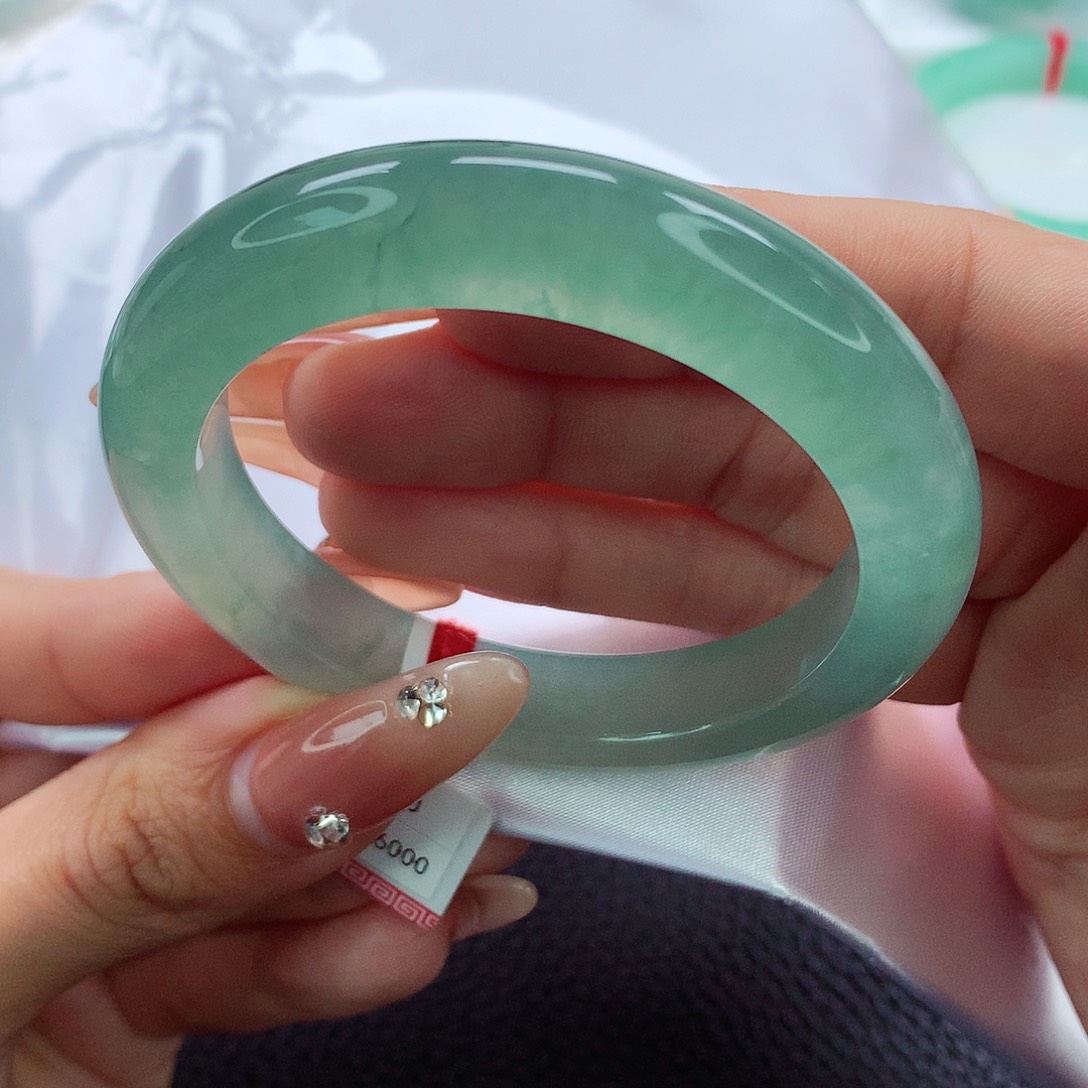 翡翠手镯未镶嵌50.51.52冰透绿泥鳅背 小冰丝包容捡漏