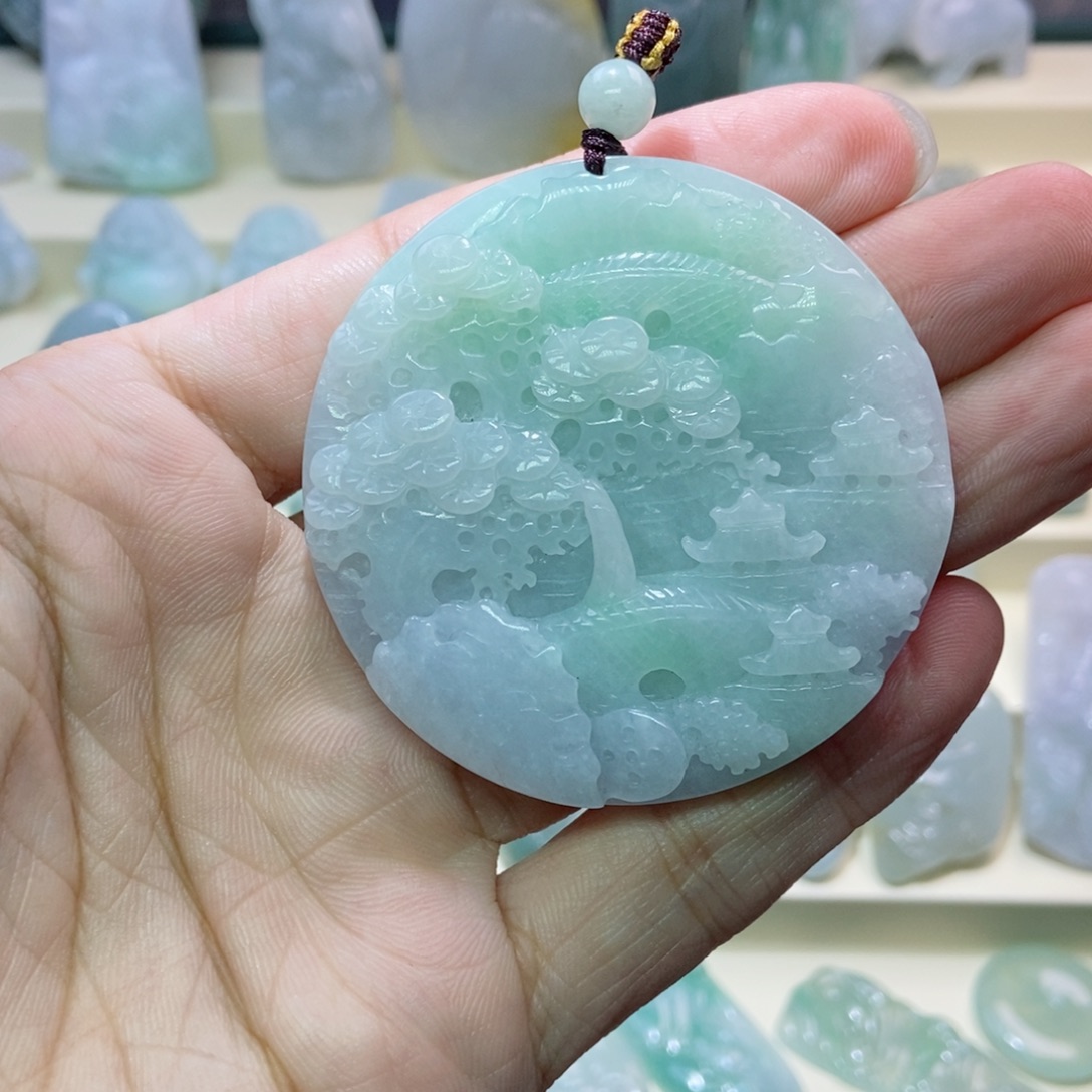 翡翠未镶嵌颈饰山水牌