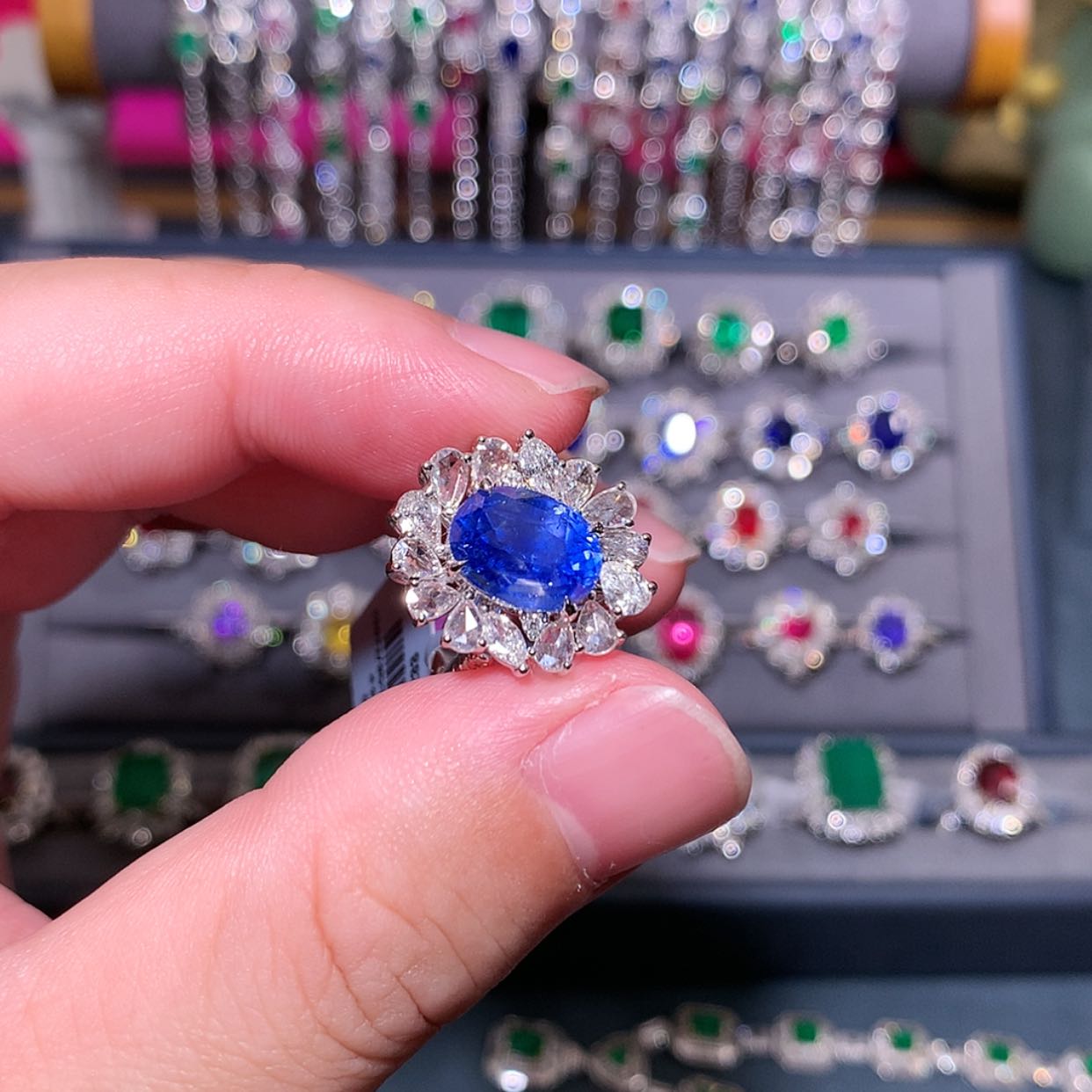 【闪购商品】蓝宝石戒指18K金镶嵌