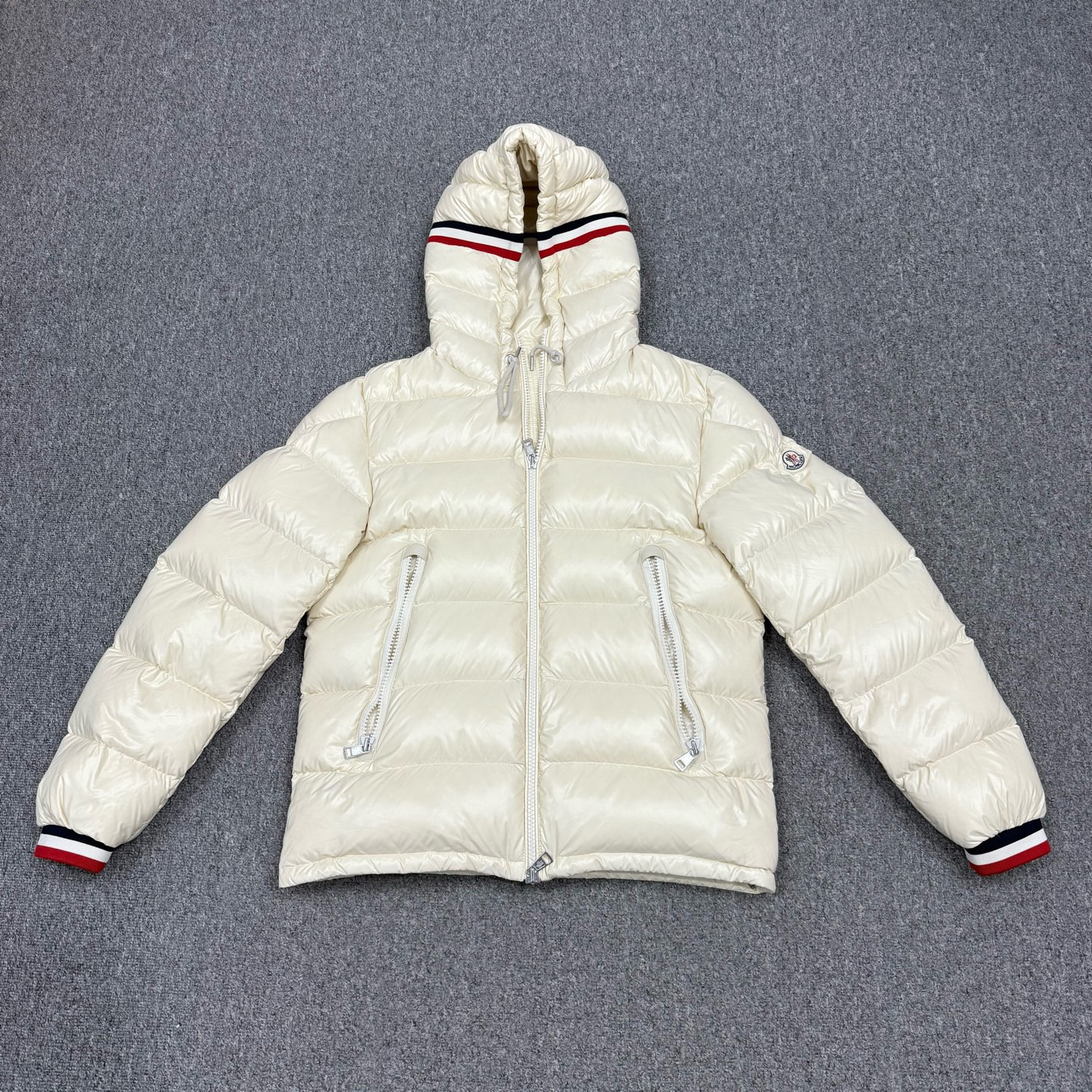 99新 MONCLER 16879079 白色亮面彩条连帽羽绒服外套 2码99新