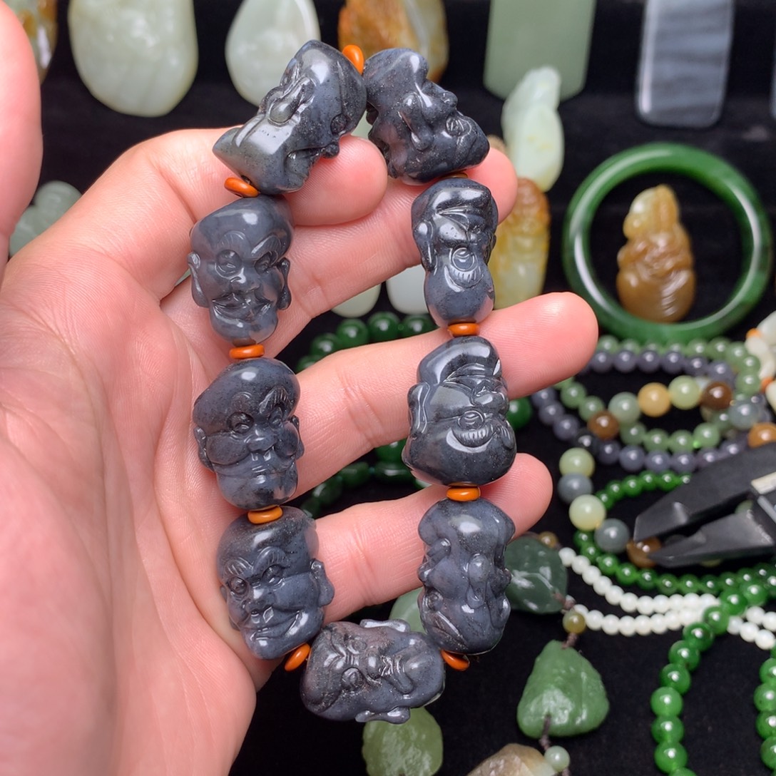 谭***和田玉未镶嵌手链