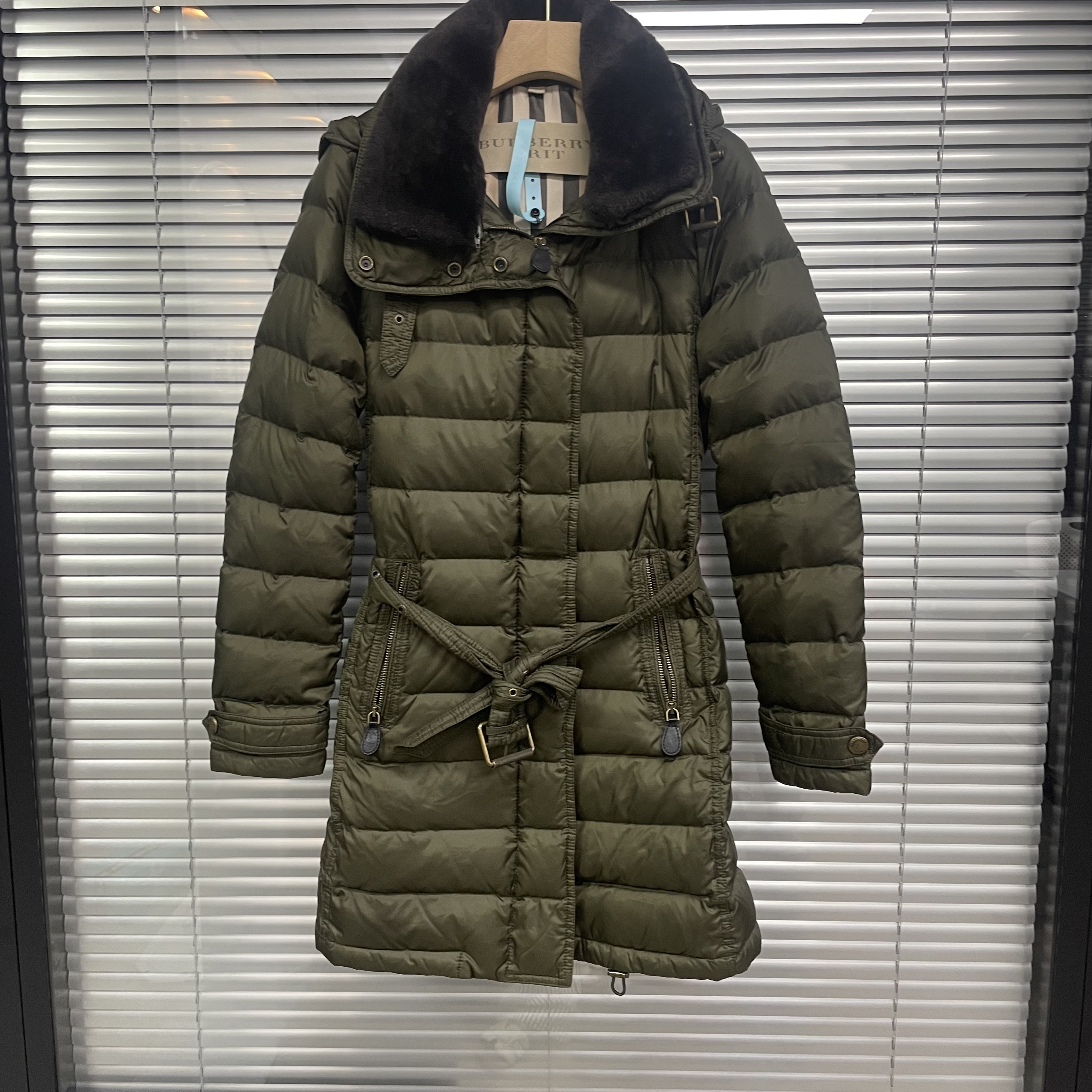 99新 BURBERRY/博柏利 军绿色羽绒服/S码/A04011