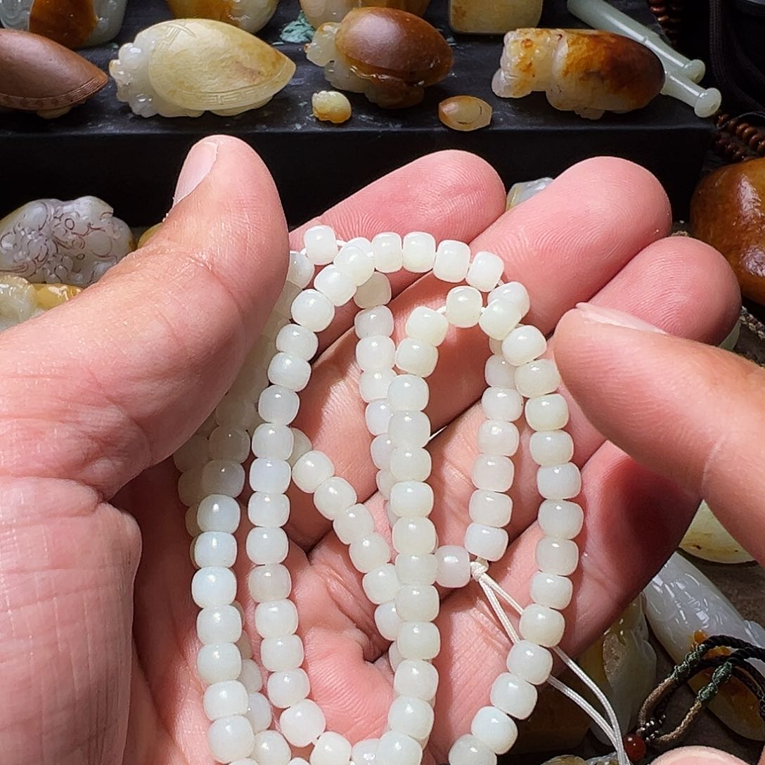 和田玉颈饰未镶嵌