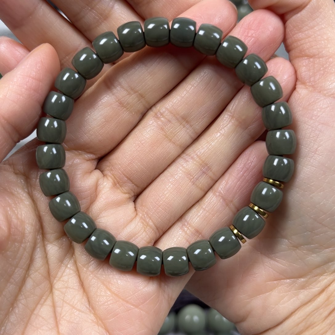 和田玉手链未镶嵌卡8直切