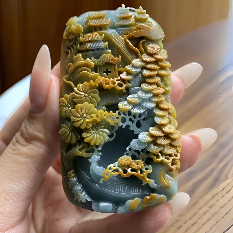 翡翠黄翡镂空山水牌 毛货买断 尺寸72*41*15.6mm