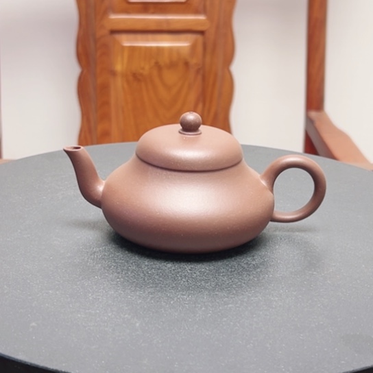 紫砂茶壶黄龙山原矿底槽清半手工瑕（160 cc）