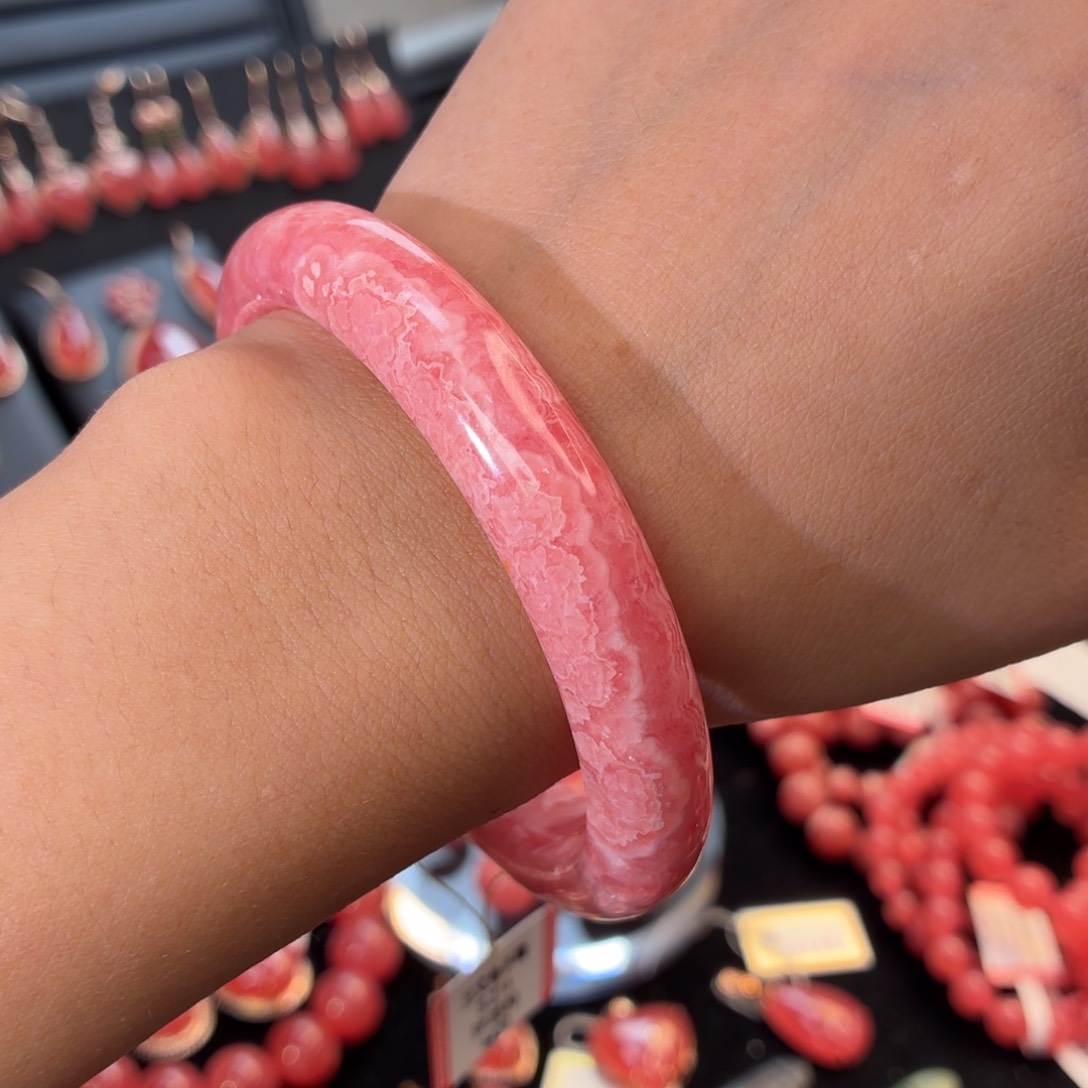 菱锰矿（红纹石）未镶嵌手镯