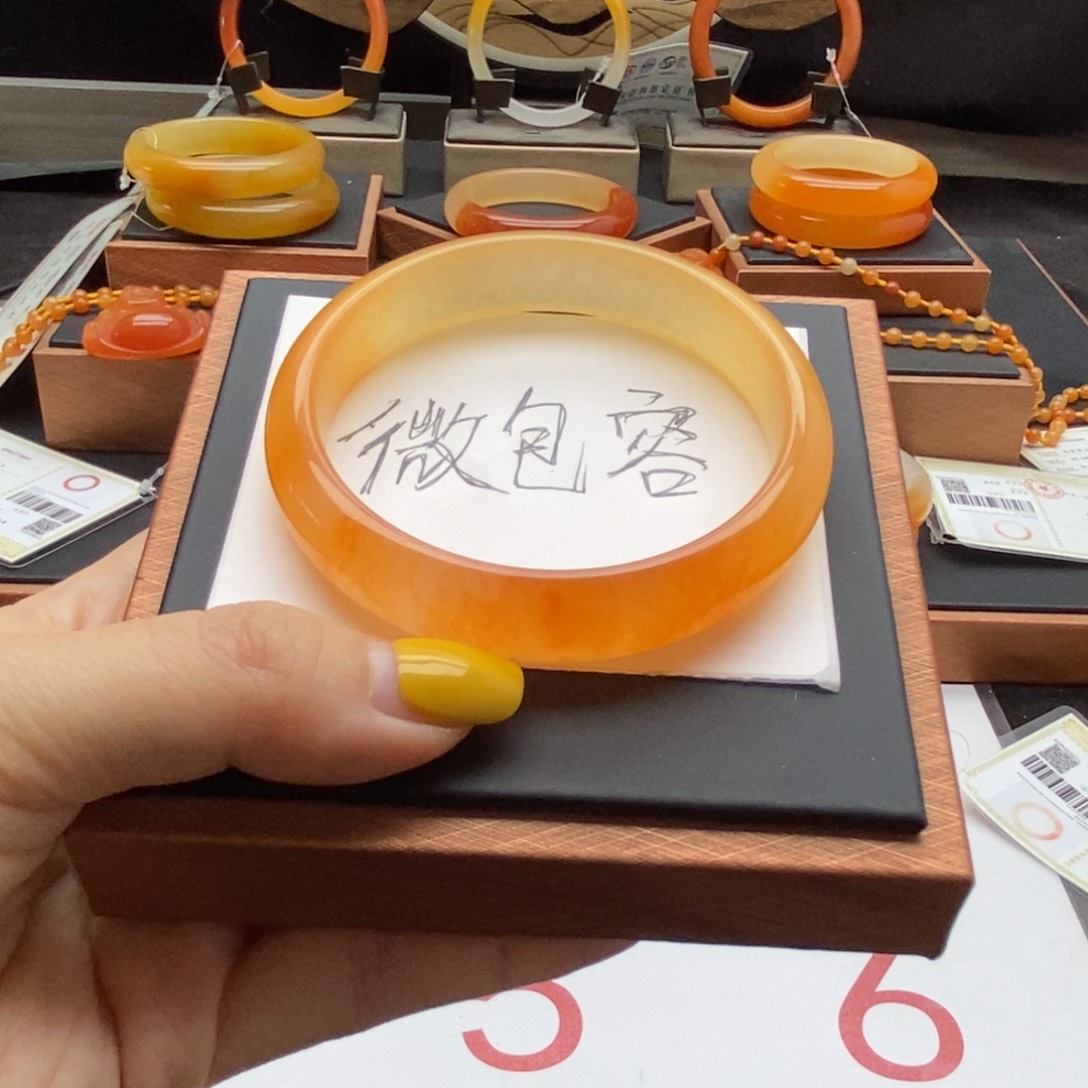 石英质玉（黄龙玉）未镶嵌手镯58