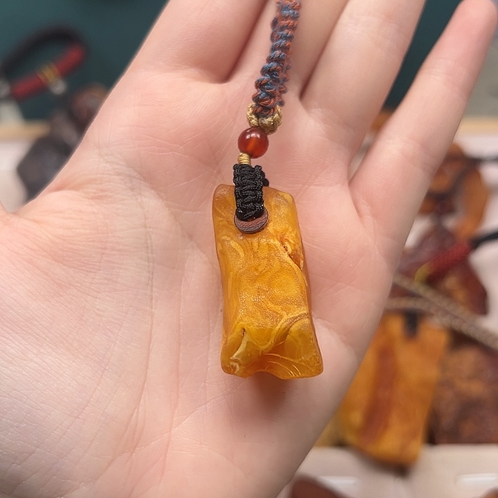 琥珀珠宝奇石未镶嵌