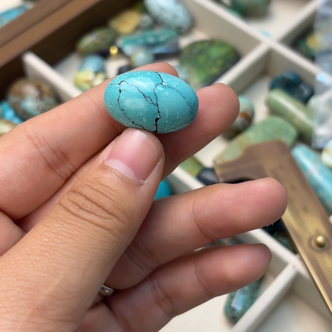 绿松石未镶嵌珠宝奇石