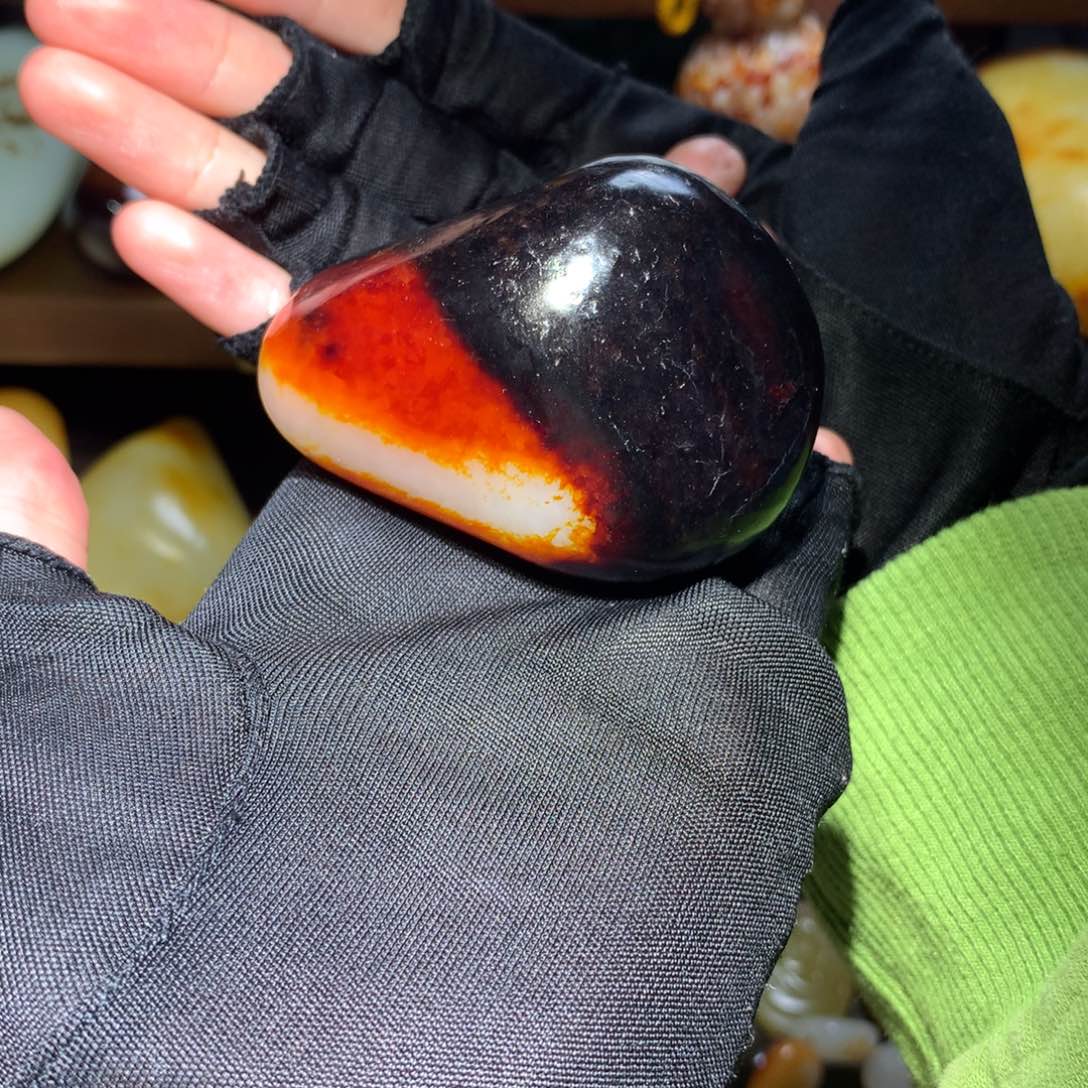乐***堂和田玉未镶嵌颈饰