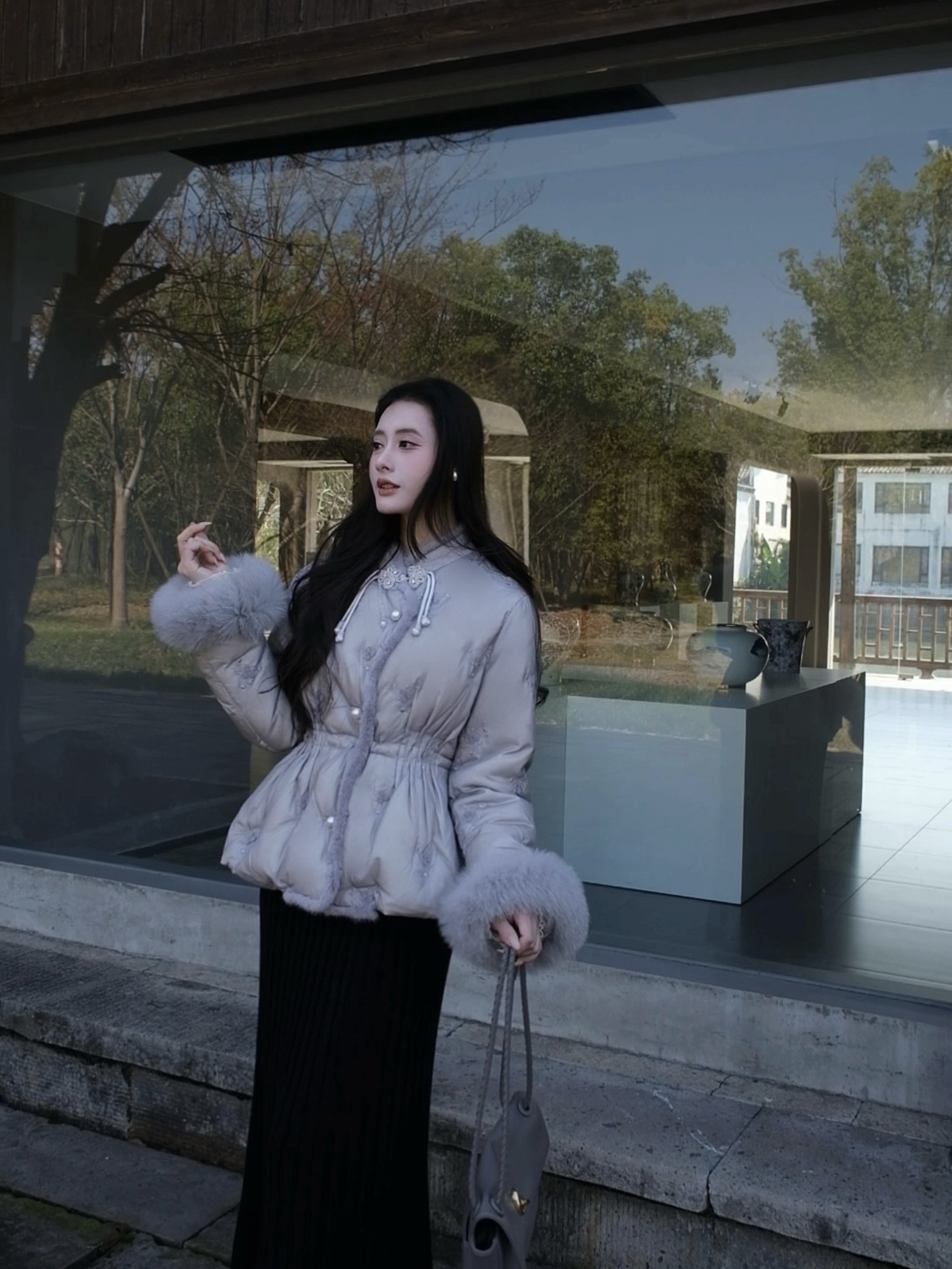 赵又真[小寒山]复古新中式重工刺绣灰蓝短款盘扣冬季女羽绒服外套