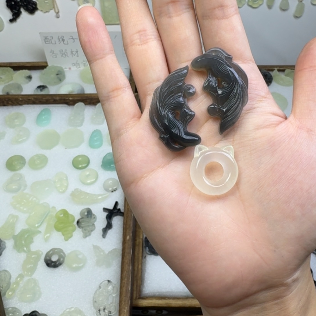 寻***温蛇纹石玉未镶嵌吊坠