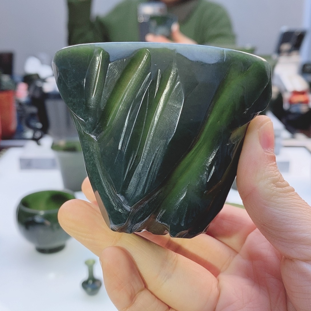 和田玉（青玉）把件未镶嵌微瑕