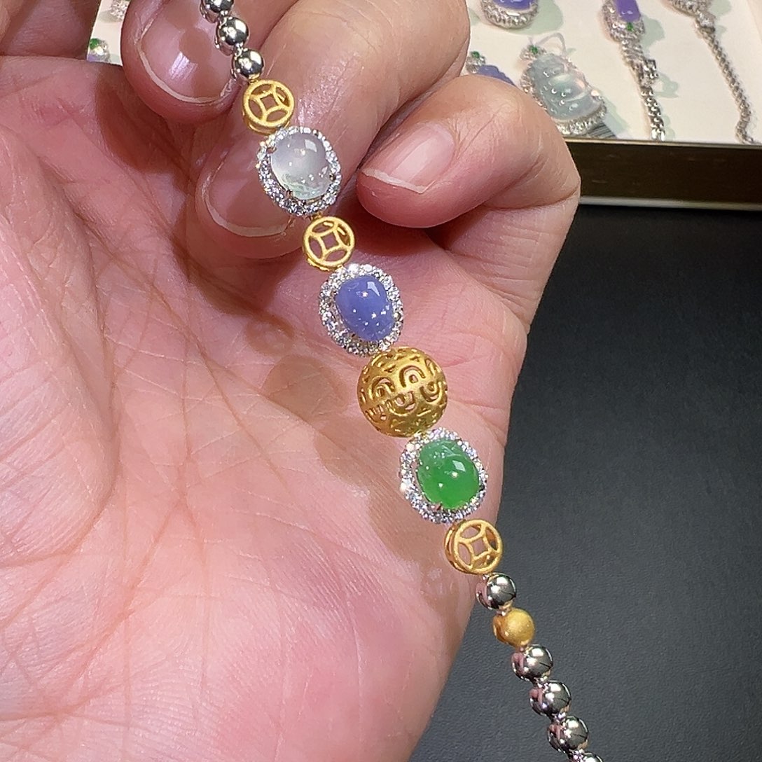 翡翠颈饰18K金镶嵌翡翠