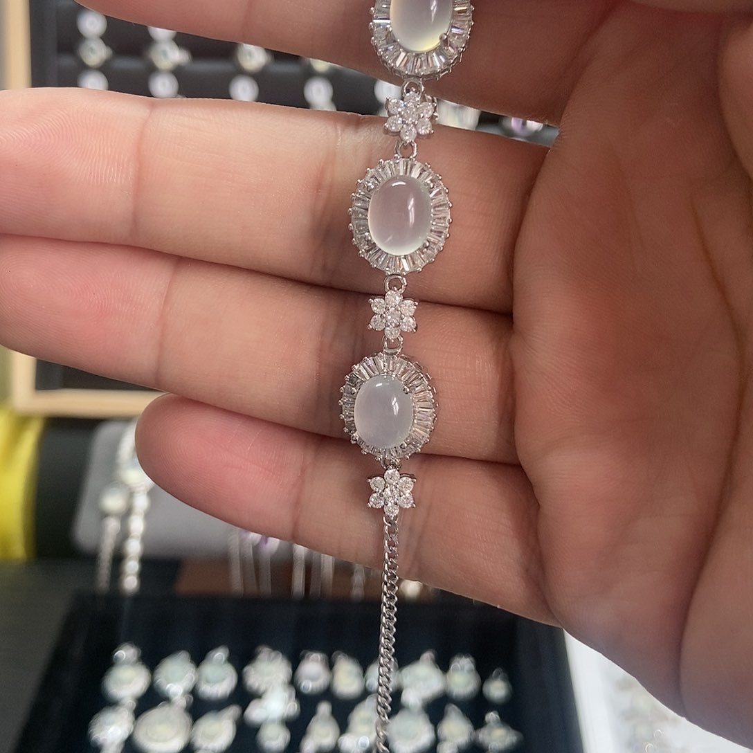 银S925镶嵌蛇纹石玉手链一***鬼