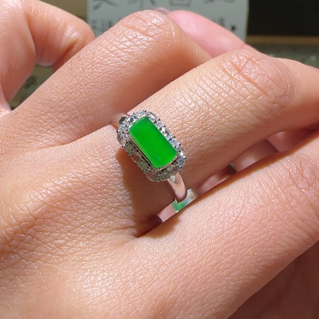 【闪购商品】翡翠戒指18K金镶嵌缅甸