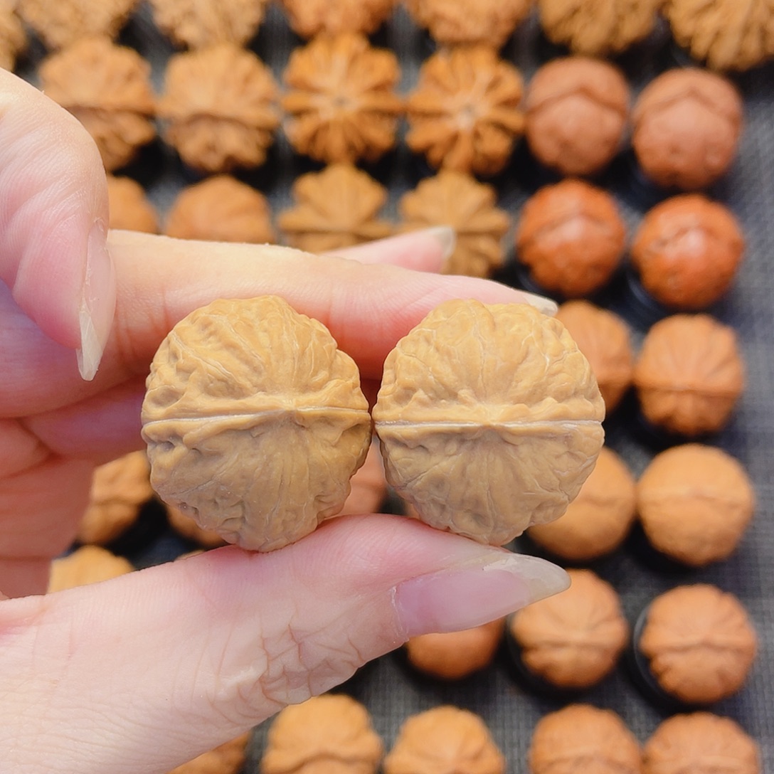 文玩核桃把件菠萝包