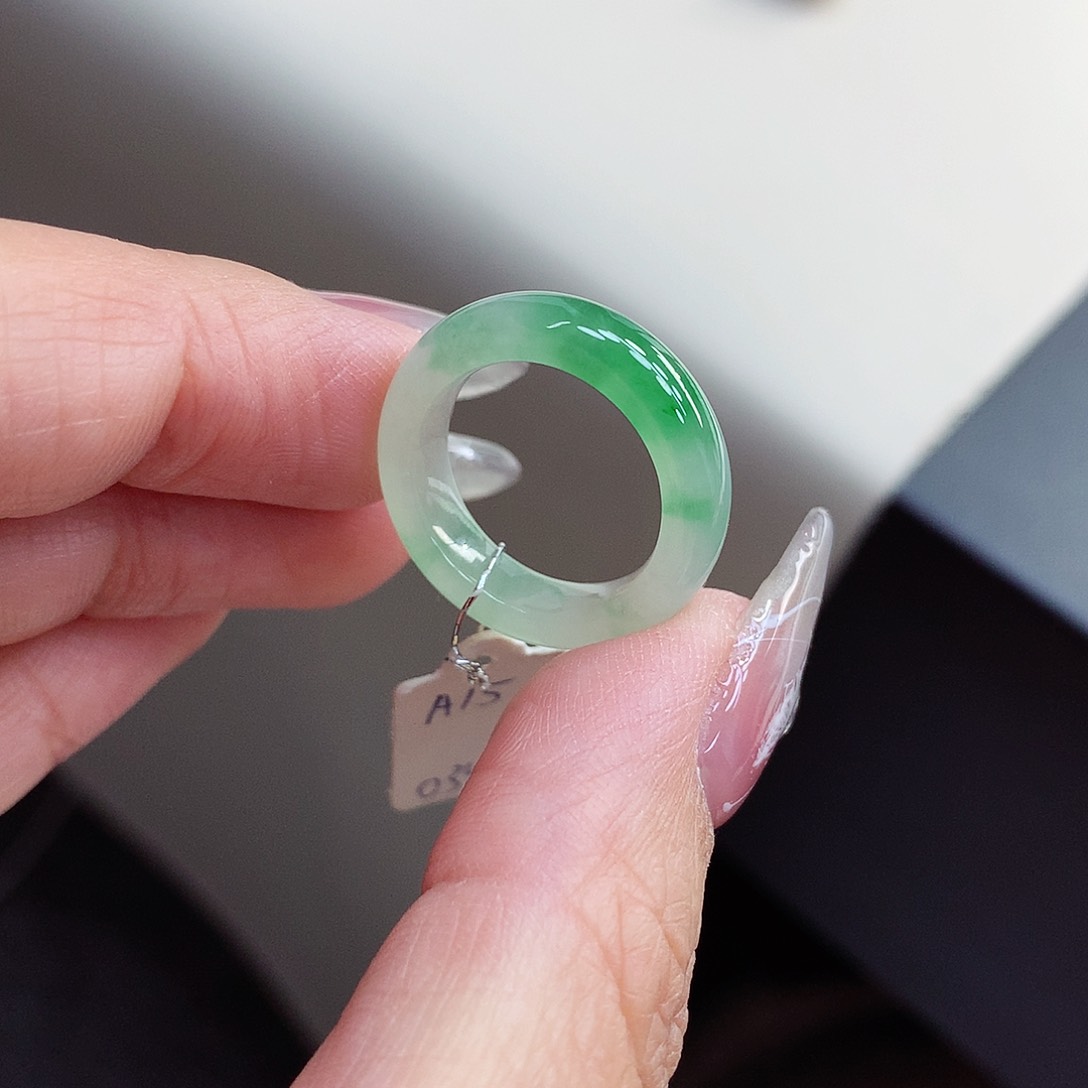 翡翠戒指未镶嵌D****Y12号