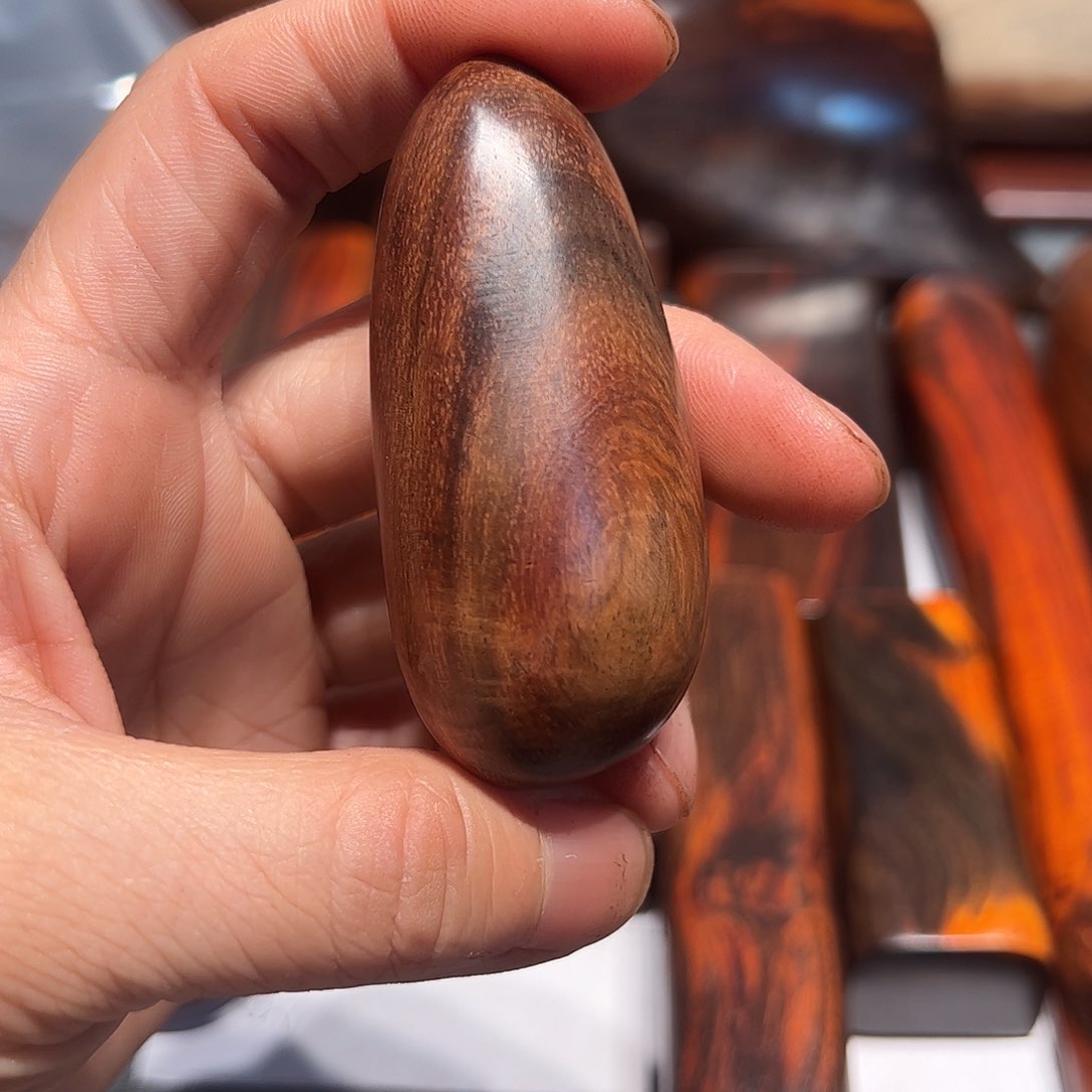 交趾黄檀（大红酸枝）悟*