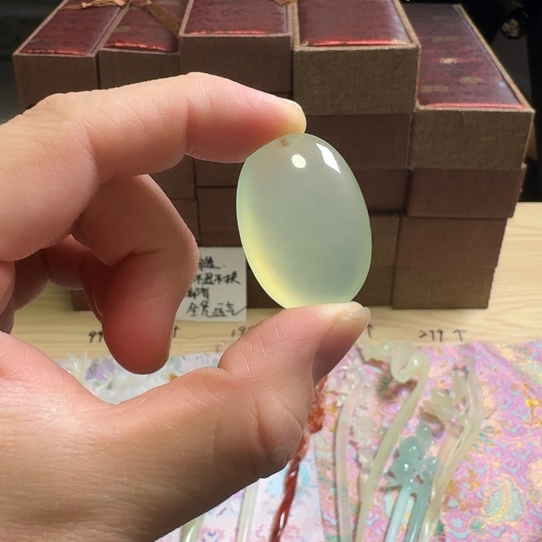 蛇纹石玉未镶嵌发饰